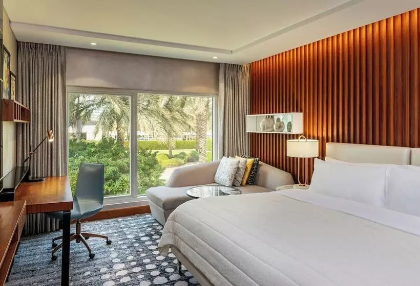 اتاق لوکس با چشم‌انداز باغ, Le Méridien Dubai Hotel & Conference Centre