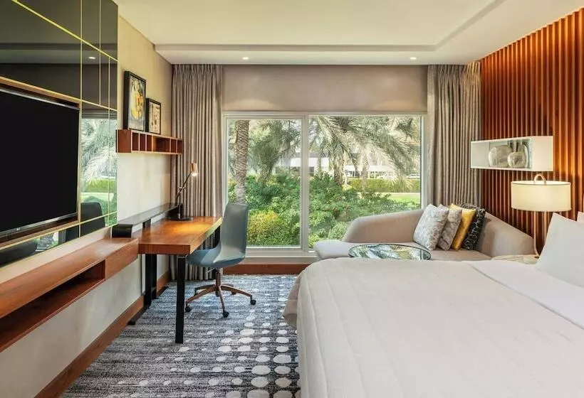 اتاق لوکس با چشم‌انداز باغ, Le Méridien Dubai Hotel & Conference Centre