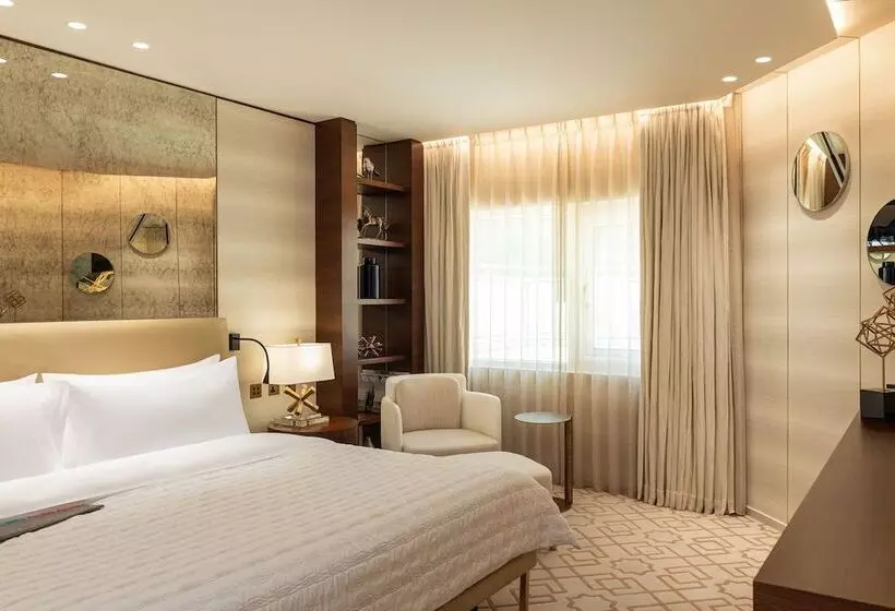 سوئیت پریمیوم, Le Méridien Dubai Hotel & Conference Centre