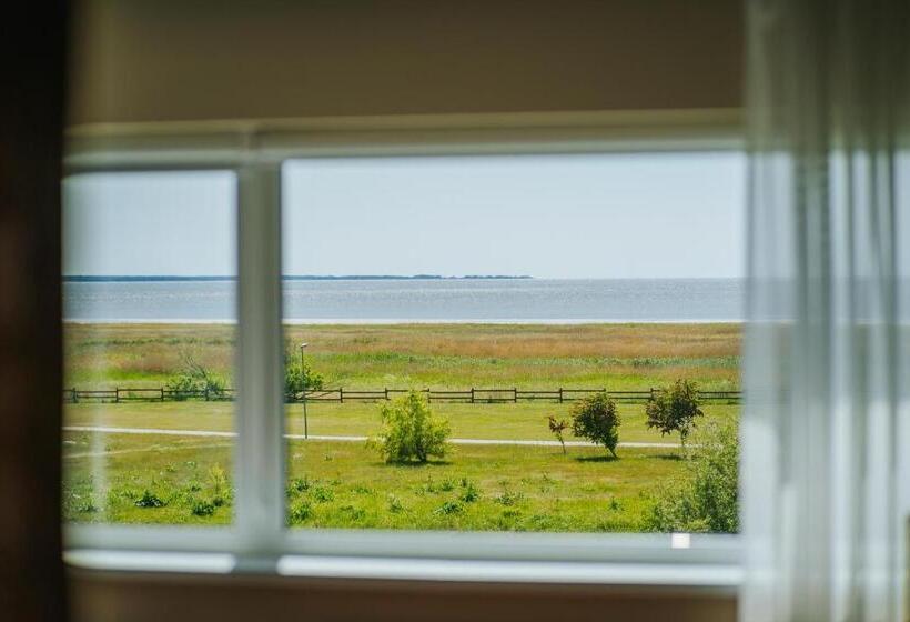 سوییت, Hestia Hotel Strand