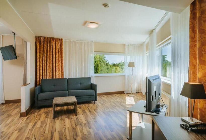 سوییت, Hestia Hotel Strand