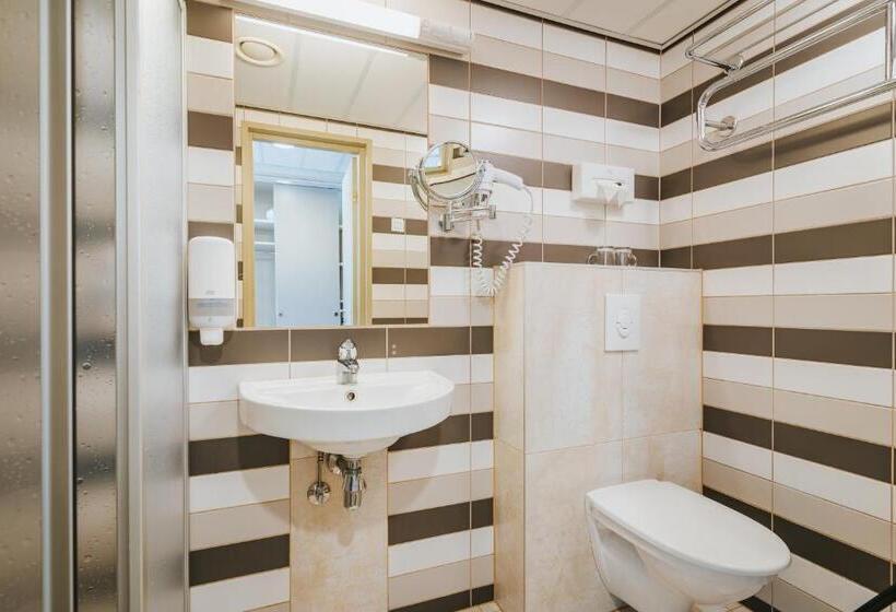 اتاق خانوادگی, Hestia Hotel Strand