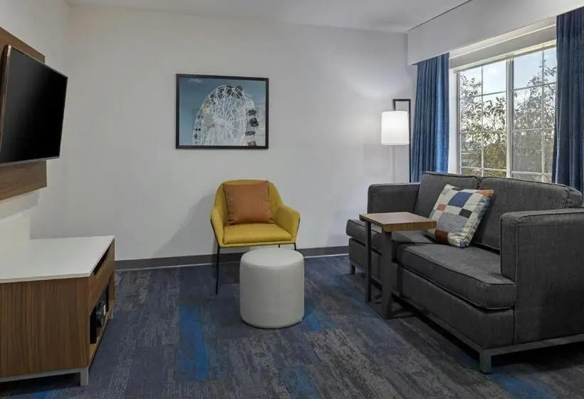Deluxe Suite King Bed, City Express by Marriott Santa Ana/Orange County Airport