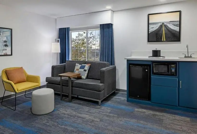 Deluxe Suite King Bed, City Express by Marriott Santa Ana/Orange County Airport