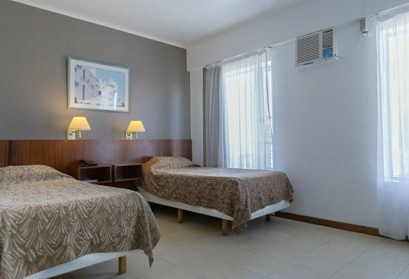 غرفة سوبيريور, Julio Cesar