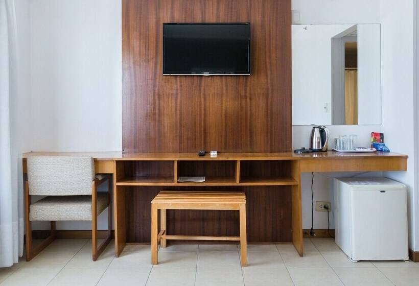 غرفة سوبيريور, Julio Cesar