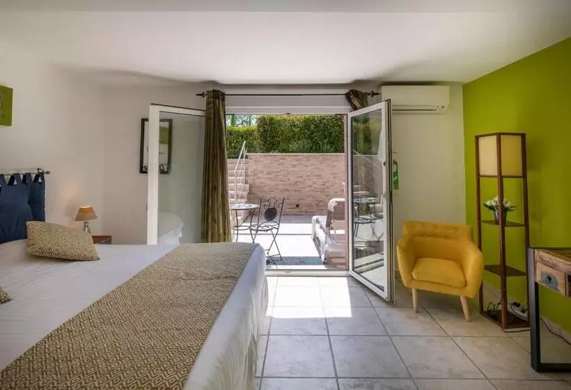 اتاق راحتی, Les Bastides Saint Paul