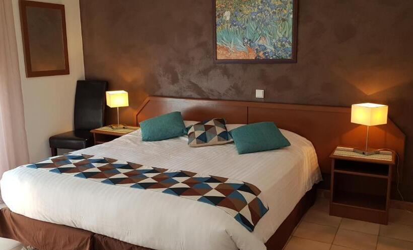 수피리어 트리플 룸, Les Bastides Saint Paul