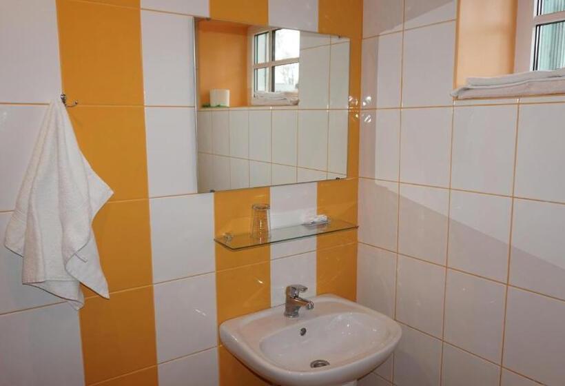 اتاق استاندارد, Majori Guesthouse