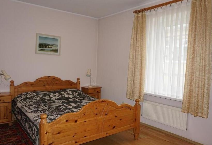 اتاق استاندارد, Majori Guesthouse