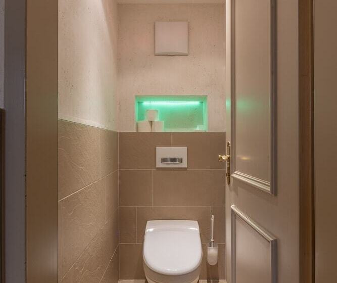 디럭스 스튜디오, Manni Das