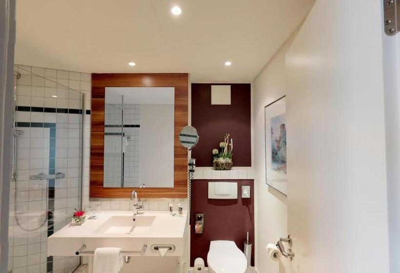 带大床的高级房间, Mercure Tagungs & Landhotel Krefeld