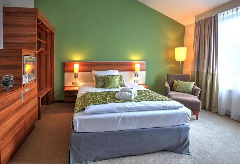 キングサイズベッドのスーペリアルーム, Mercure Tagungs  & Landhotel Krefeld