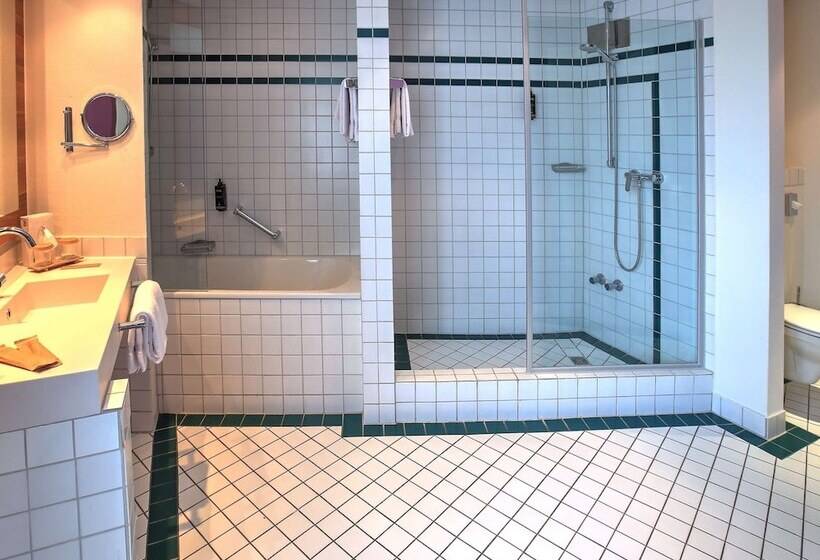 Люкс Superior, Mercure Tagungs  & Landhotel Krefeld