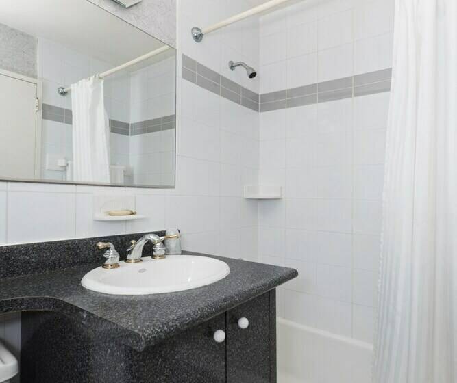 小型套房, Murray Hill East