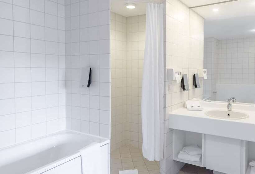 جناح, Ramada By Wyndham Flensburg City