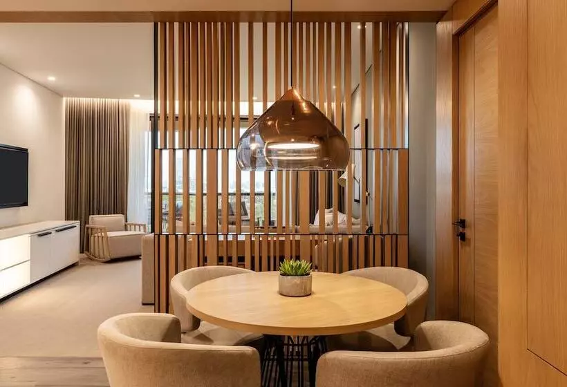 سوئیت رویال, Le Royal Meridien Beach Resort & Spa Dubai