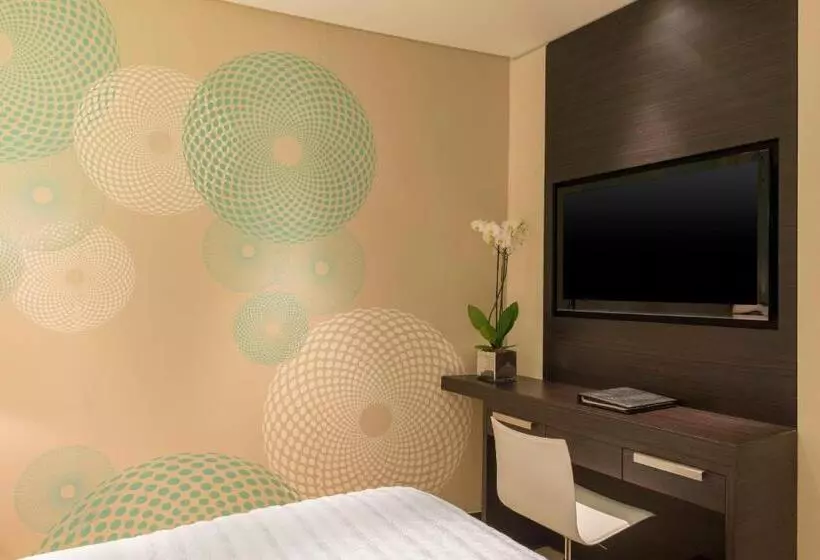 اتاق سوپریور با تخت بزرگ, Le Royal Meridien Beach Resort & Spa Dubai