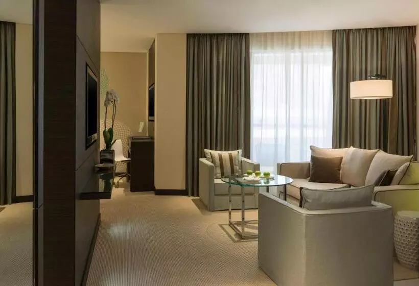 اتاق سوپریور با تخت بزرگ, Le Royal Meridien Beach Resort & Spa Dubai