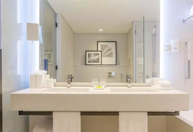 اتاق لوکس با چشم‌انداز شهر, Le Royal Meridien Beach Resort & Spa Dubai