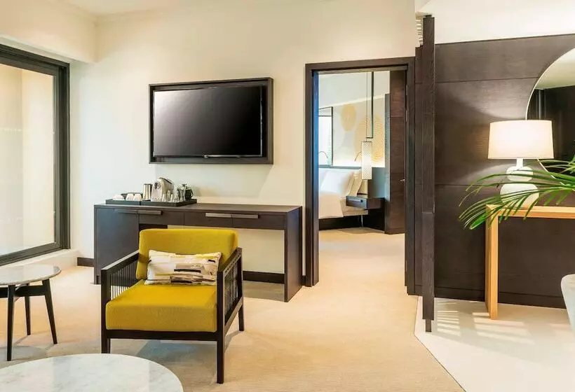 سوییت لوکس, Le Royal Meridien Beach Resort & Spa Dubai