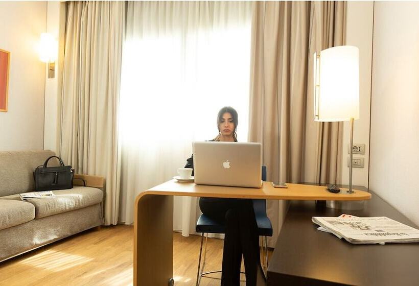 Номер Стандарт Двуспальная Кровать, Novotel Caserta Sud