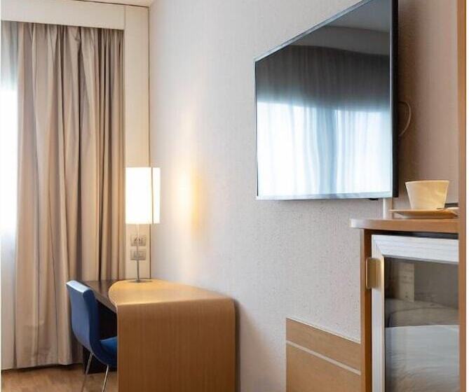 Номер Стандарт Двуспальная Кровать, Novotel Caserta Sud