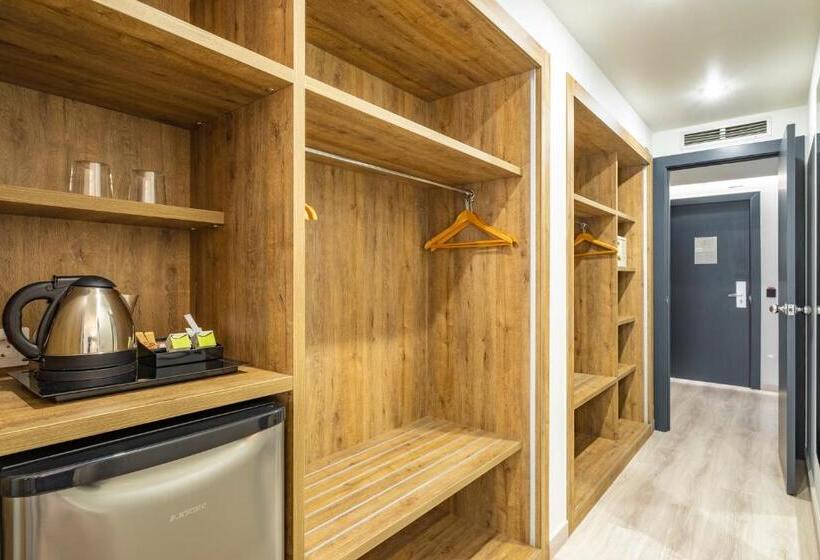 اتاق لوکس سه تخته, Exe Prisma