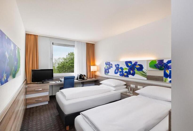 Номер Комфорт, H+ Hotel Frankfurt Airport West