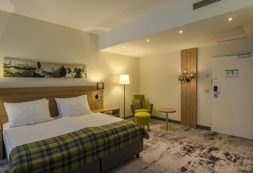 스탠다드 룸 킹사이즈 침대, Holiday Inn Munich Unterhaching, An Ihg