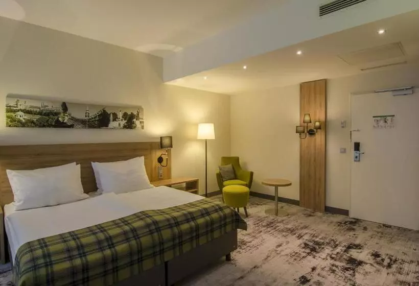 キングサイズベッドのスタンダードルーム, Holiday Inn Munich Unterhaching, An Ihg