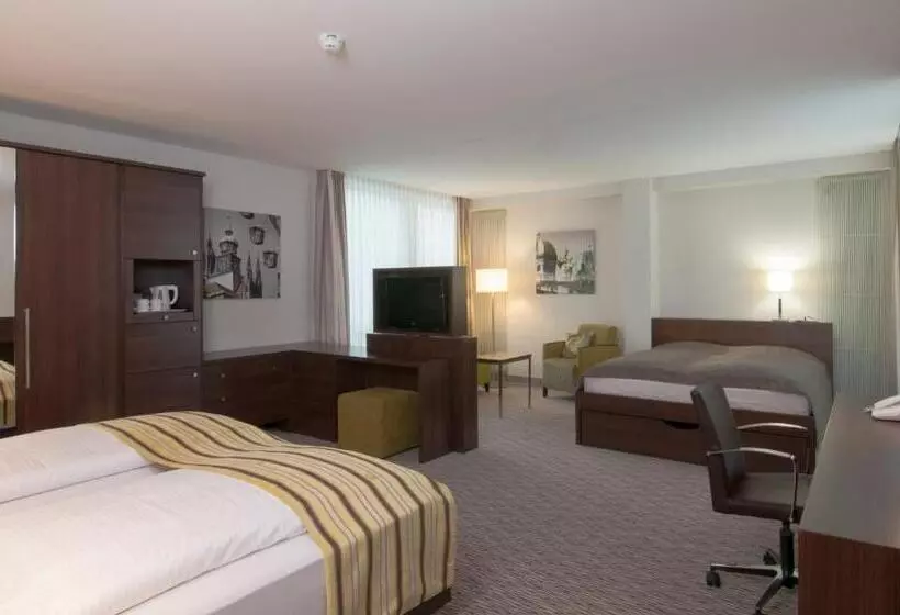 キングサイズベッドのスタンダードルーム, Holiday Inn Munich Unterhaching, An Ihg
