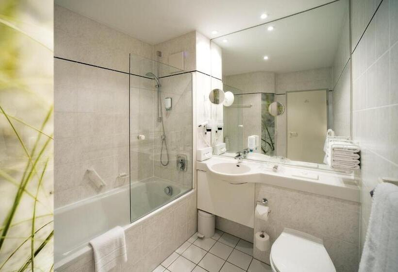 스탠다드 룸 킹사이즈 침대, Holiday Inn Munich Unterhaching, An Ihg