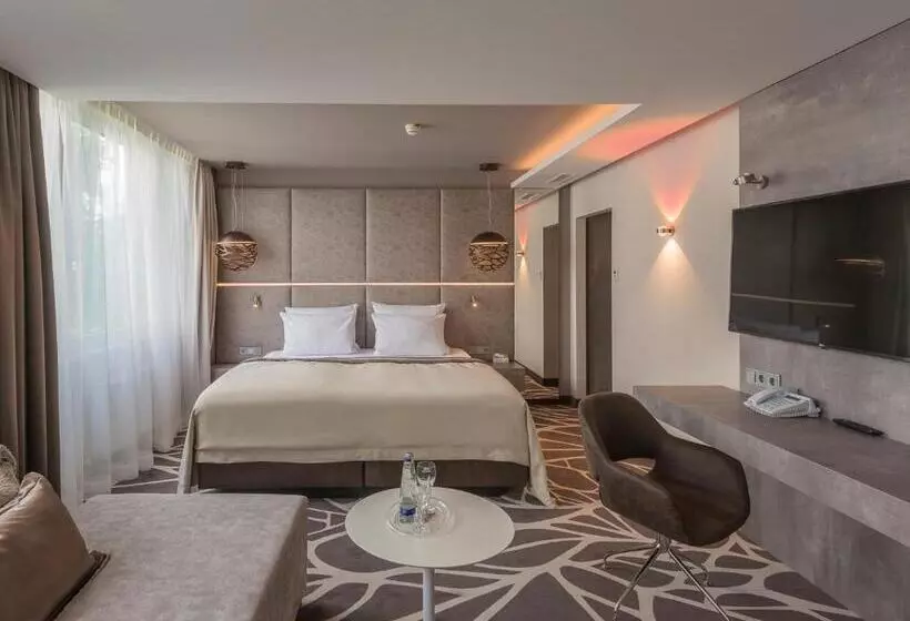 スイート, Holiday Inn Munich Unterhaching, An Ihg