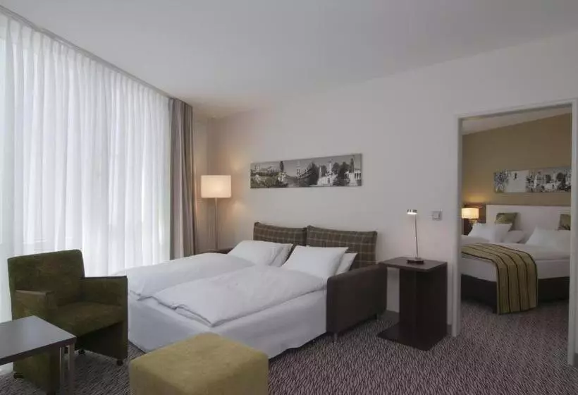 キングサイズベッドのスタンダードルーム, Holiday Inn Munich Unterhaching, An Ihg