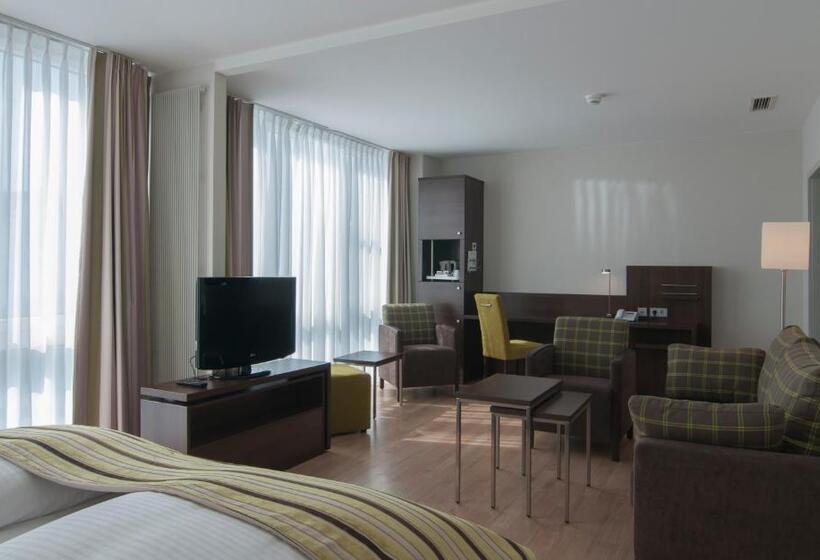 스탠다드 룸 킹사이즈 침대, Holiday Inn Munich Unterhaching, An Ihg