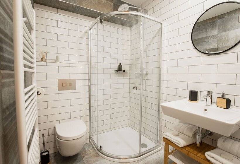 غرفة قياسية, Rehavital