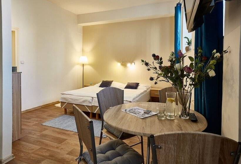 غرفة عائلية, Rehavital