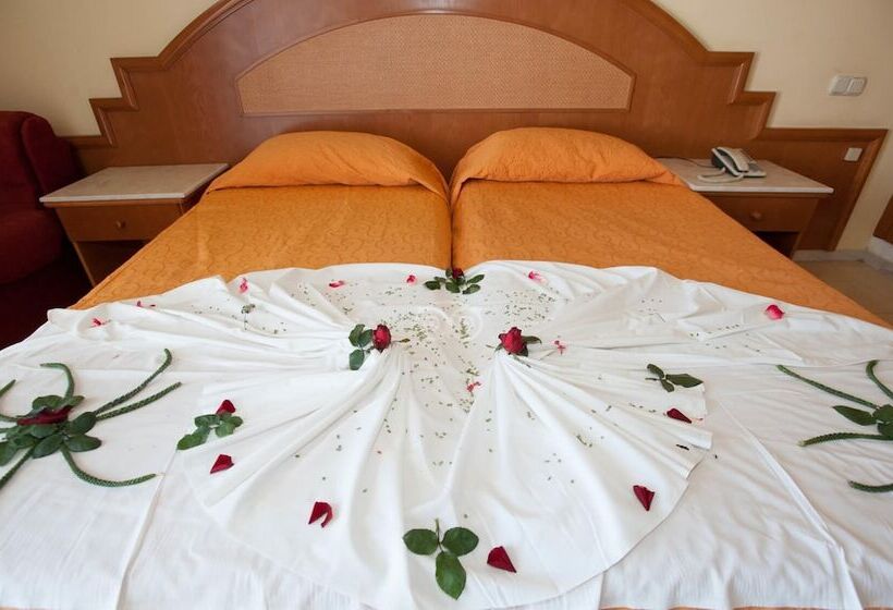 家庭间, Thapsus Beach Resort