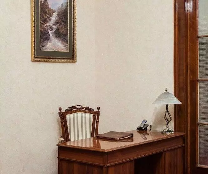 クラブスイート, Legendary Hotel Sovietsky