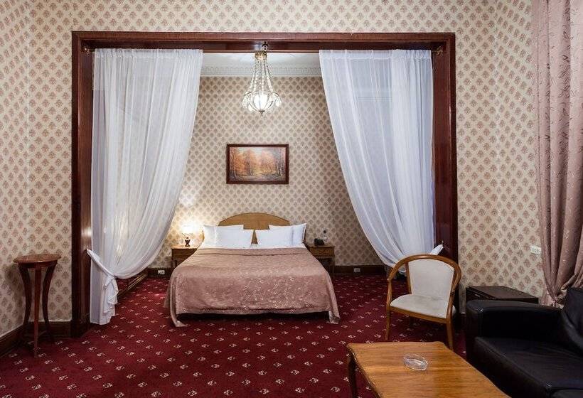 Полулюкс, Legendary Hotel Sovietsky
