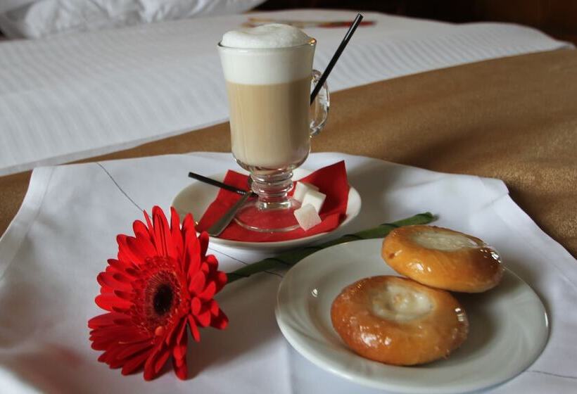 Полулюкс, Legendary Hotel Sovietsky