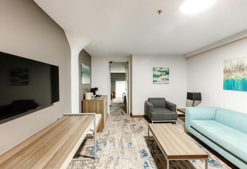 מיטת קינג בסוויטה, Atheneum Suite