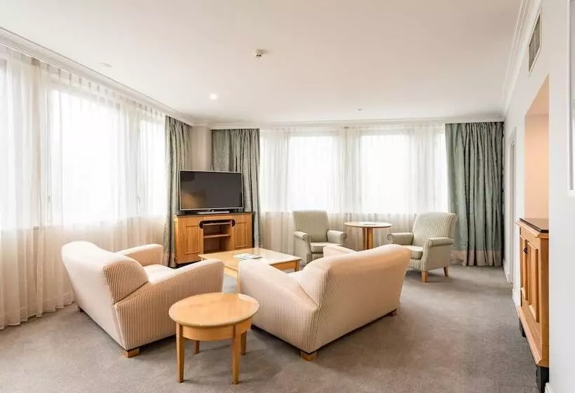 سوئیت کلاسیک, Distinction Christchurch