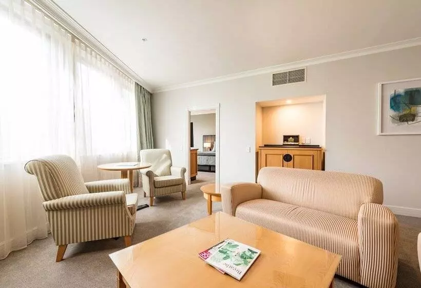سوئیت کلاسیک, Distinction Christchurch