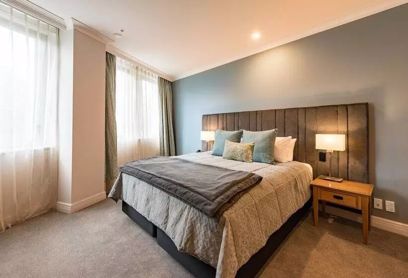 سوئیت کلاسیک, Distinction Christchurch
