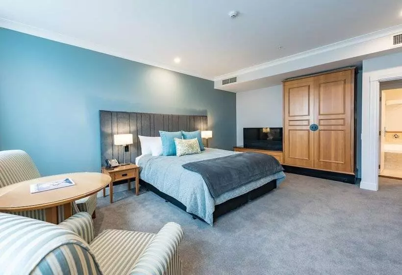 سوییت خانوادگی, Distinction Christchurch