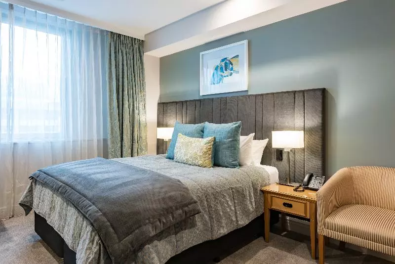 اتاق کلاسیک, Distinction Christchurch