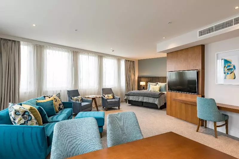 سوئیت جونیور کلاسیک, Distinction Christchurch