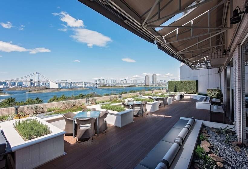 جناح مزود بتراس, Hilton Tokyo Odaiba